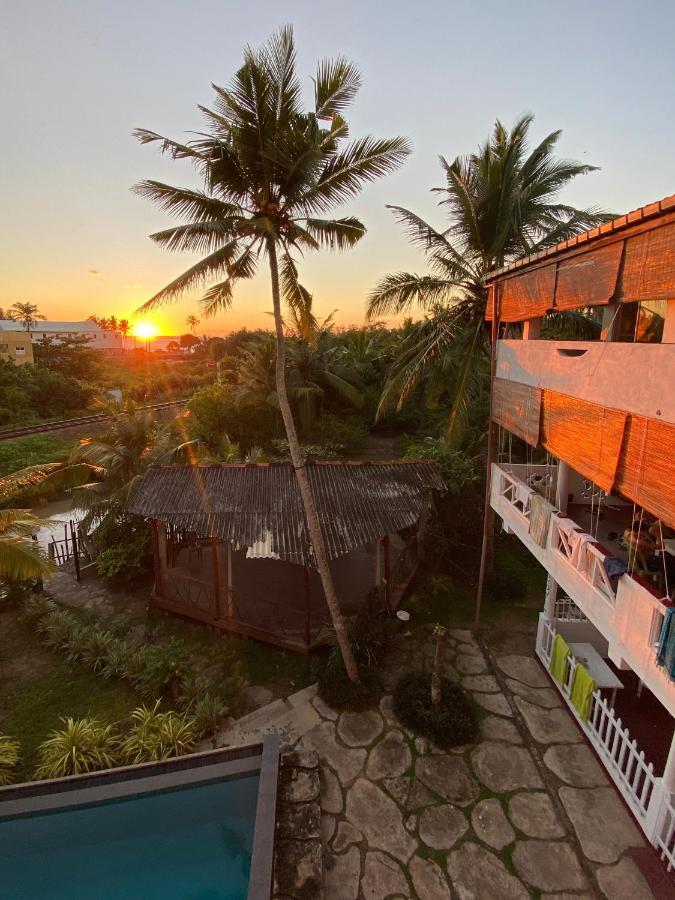 Asanka Surf House & Resturant Bed & Breakfast Midigama East Exterior foto