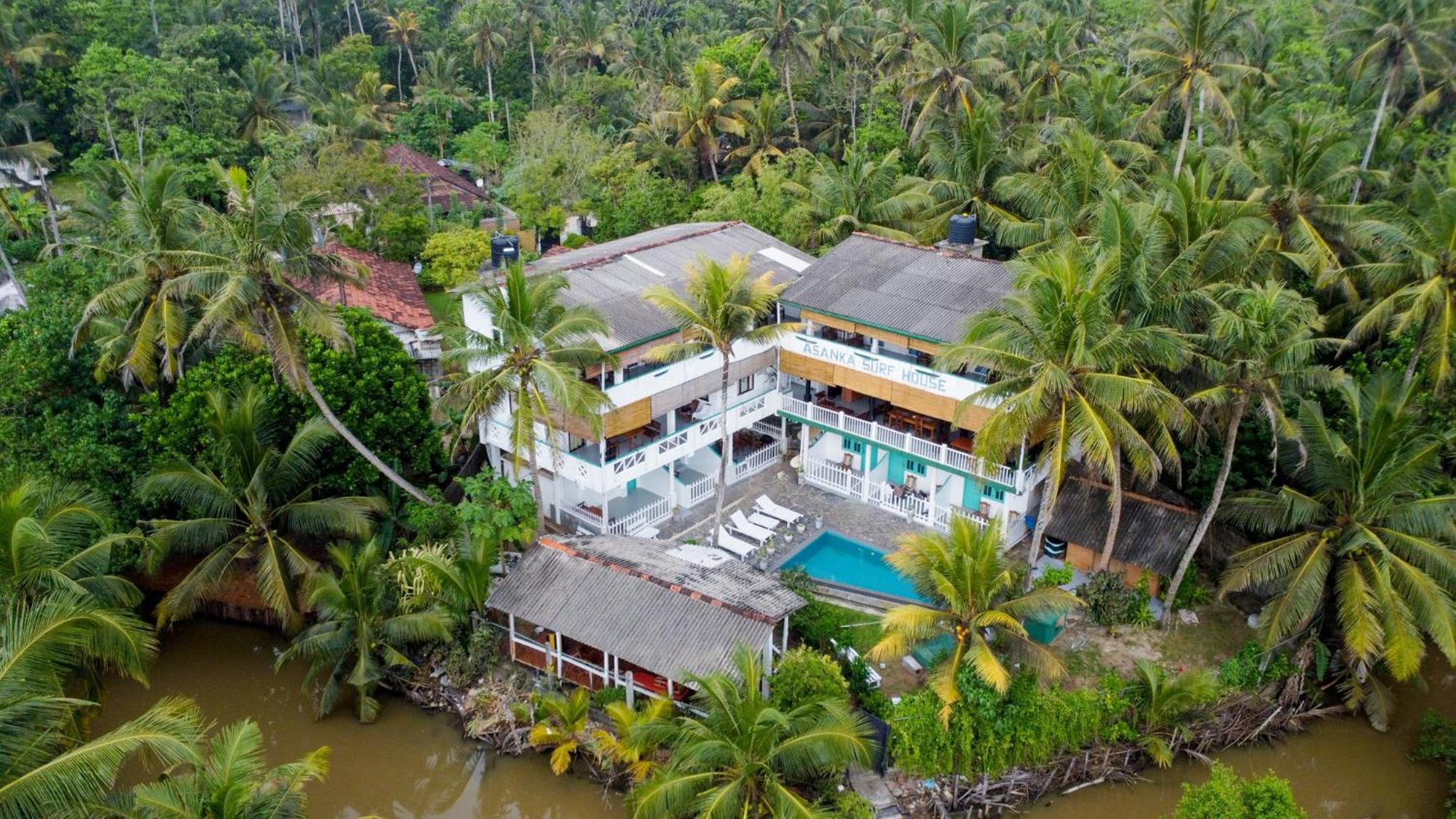 Asanka Surf House & Resturant Bed & Breakfast Midigama East Exterior foto