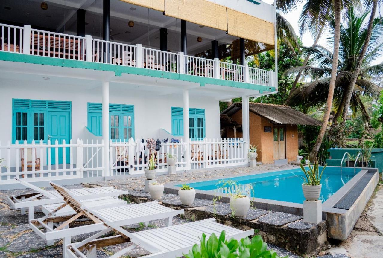 Asanka Surf House & Resturant Bed & Breakfast Midigama East Exterior foto