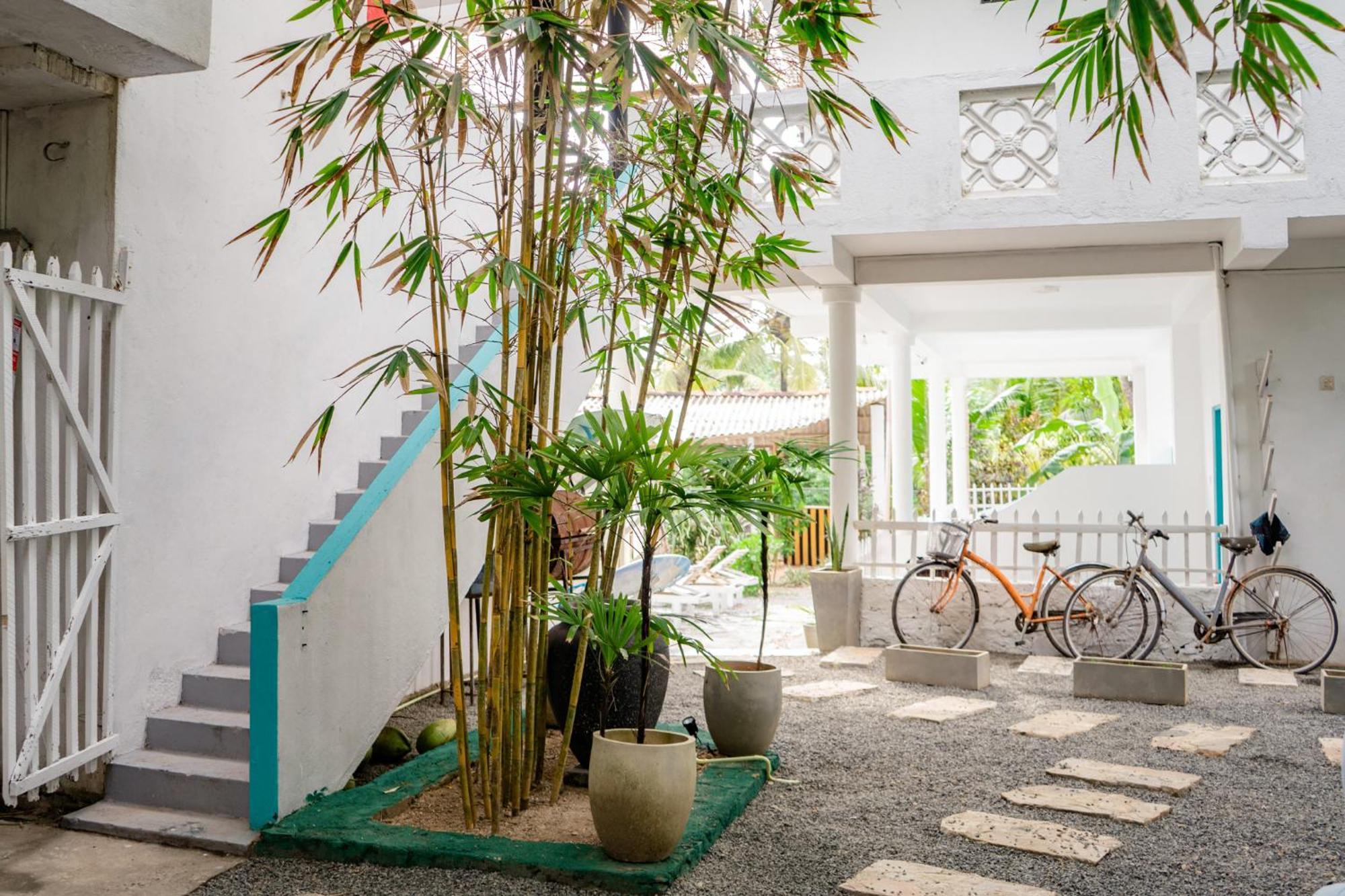 Asanka Surf House & Resturant Bed & Breakfast Midigama East Exterior foto