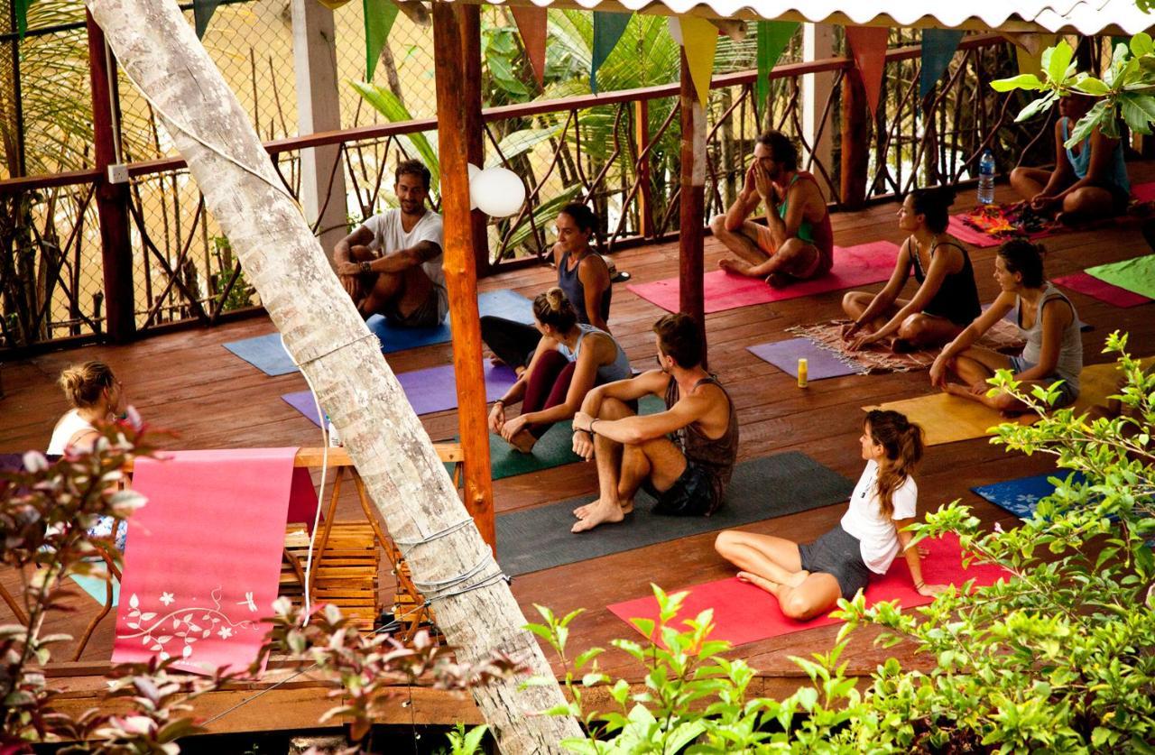Asanka Surf House & Resturant Bed & Breakfast Midigama East Exterior foto