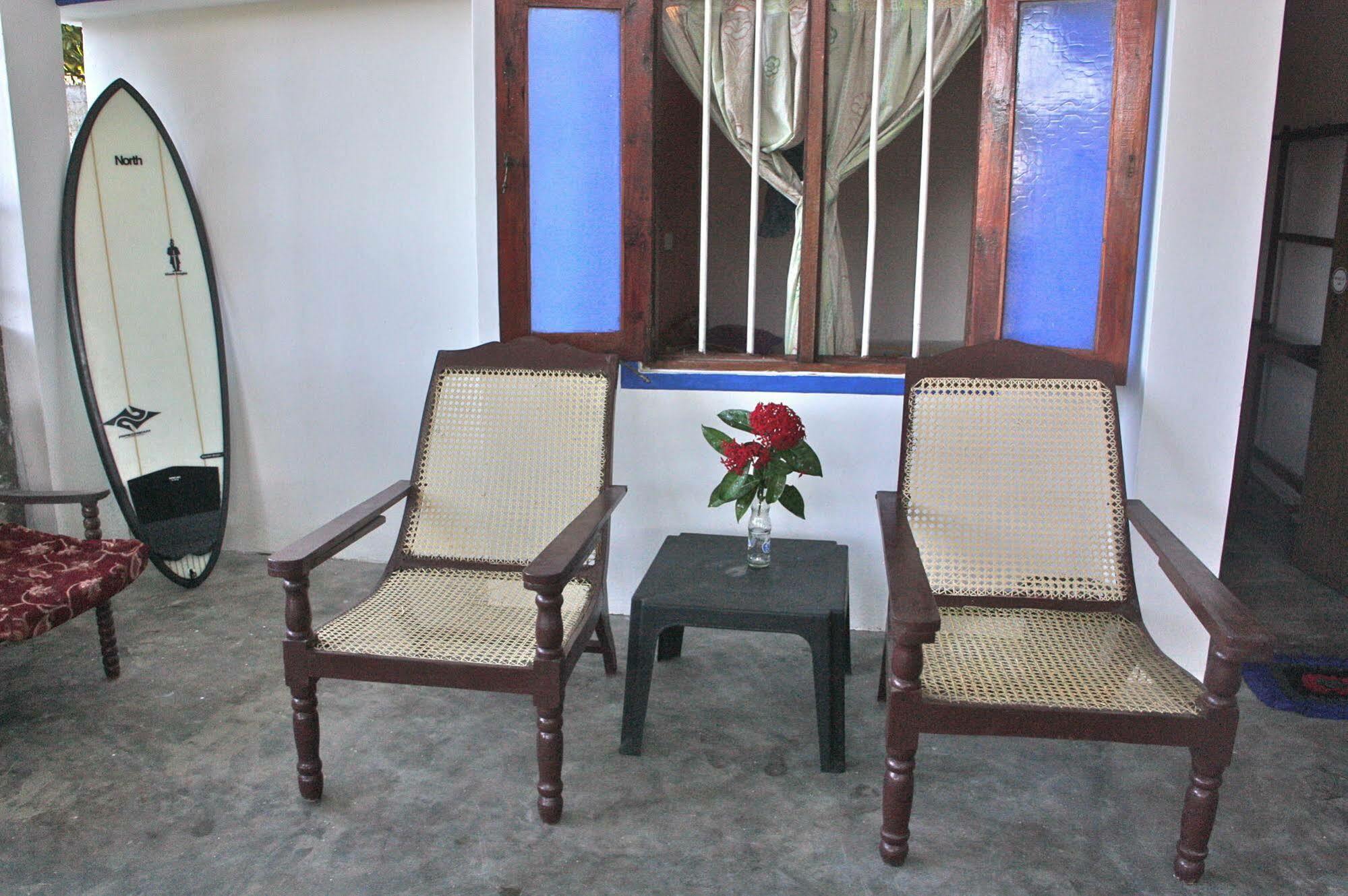 Asanka Surf House & Resturant Bed & Breakfast Midigama East Exterior foto